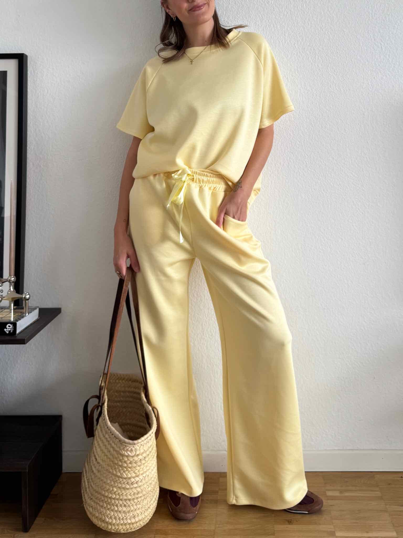 Viskose T-Shirt für Damen in Butter Yellow von Maingold Basics