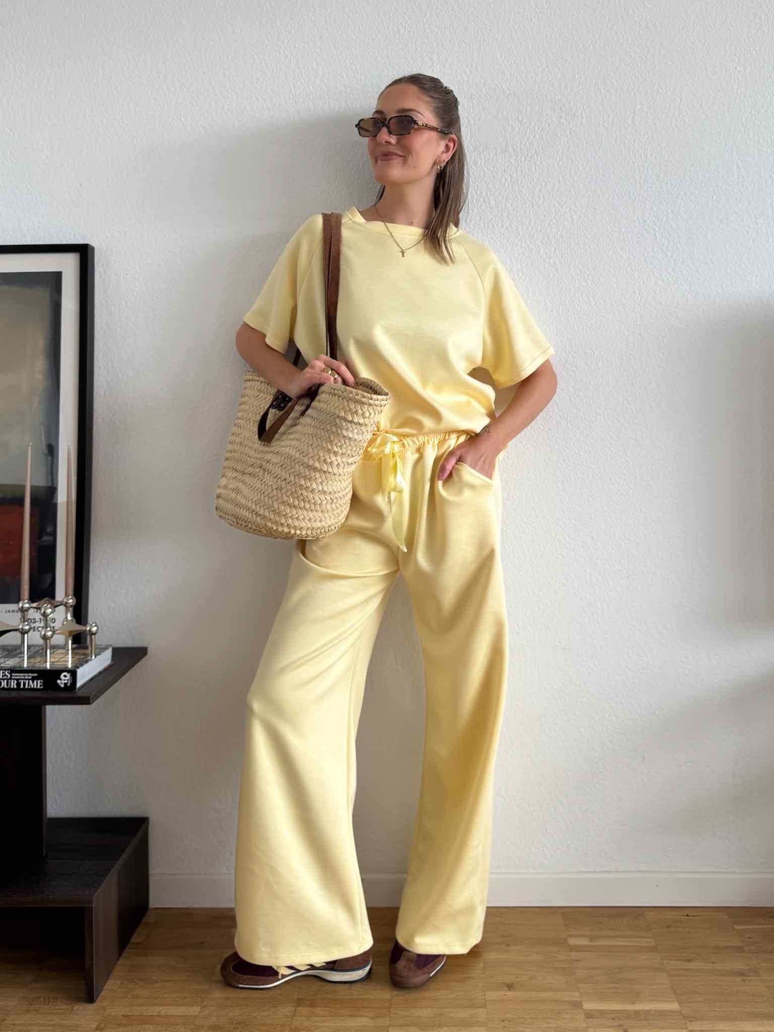 Viskose T-Shirt für Damen in Butter Yellow von Maingold Basics