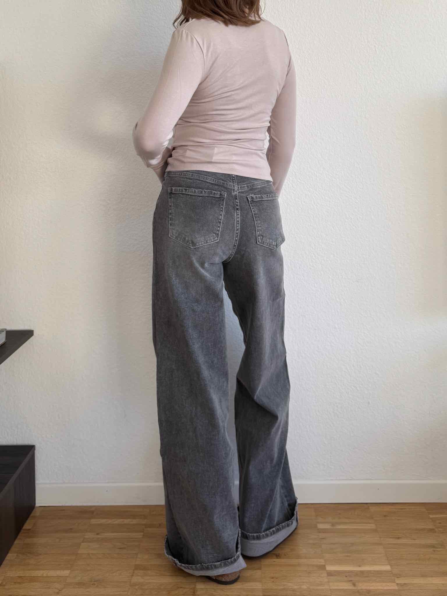 Extra Long Dad Fit Jeans für Damen in Grey von Maingold Basics
