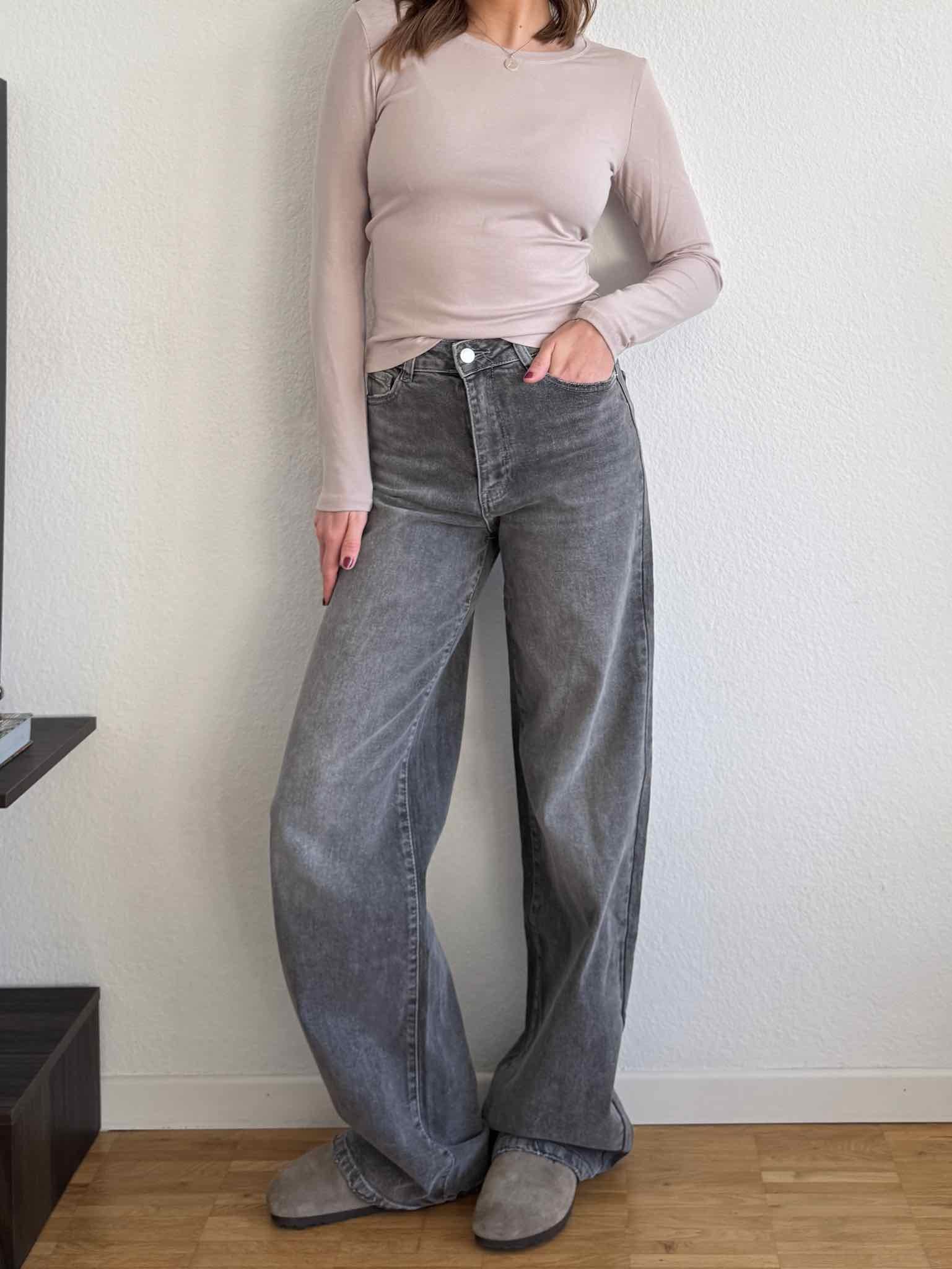 Extra Long Dad Fit Jeans für Damen in Grey von Maingold Basics