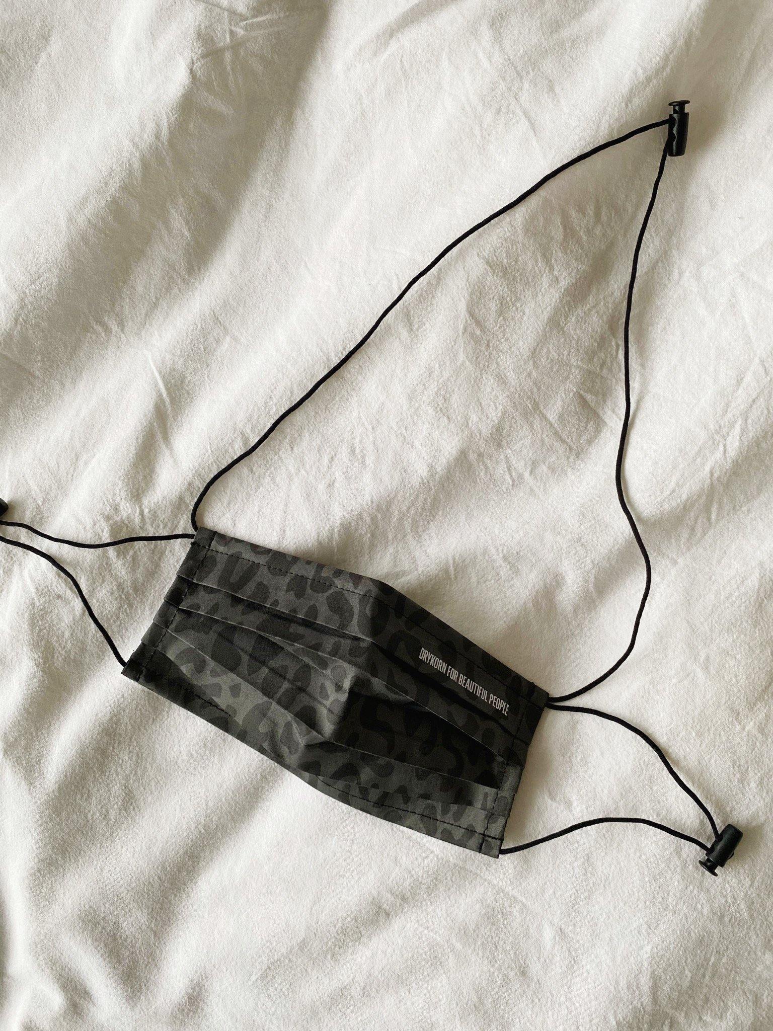 Drykorn Maske "Leo" - Grau