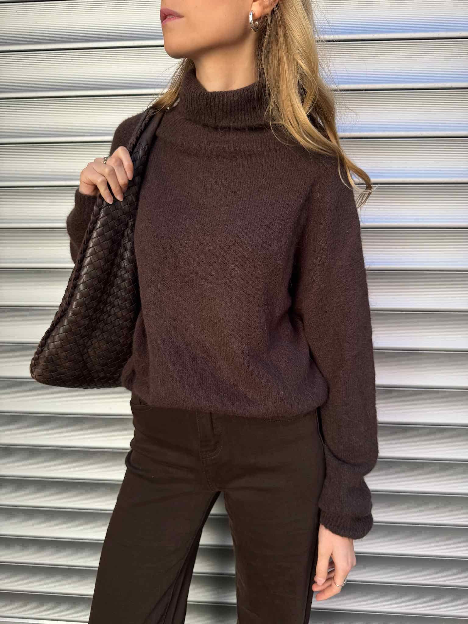 Baby Alpaka Rollkragenpullover für Damen in Chocolate von Maingold Basics