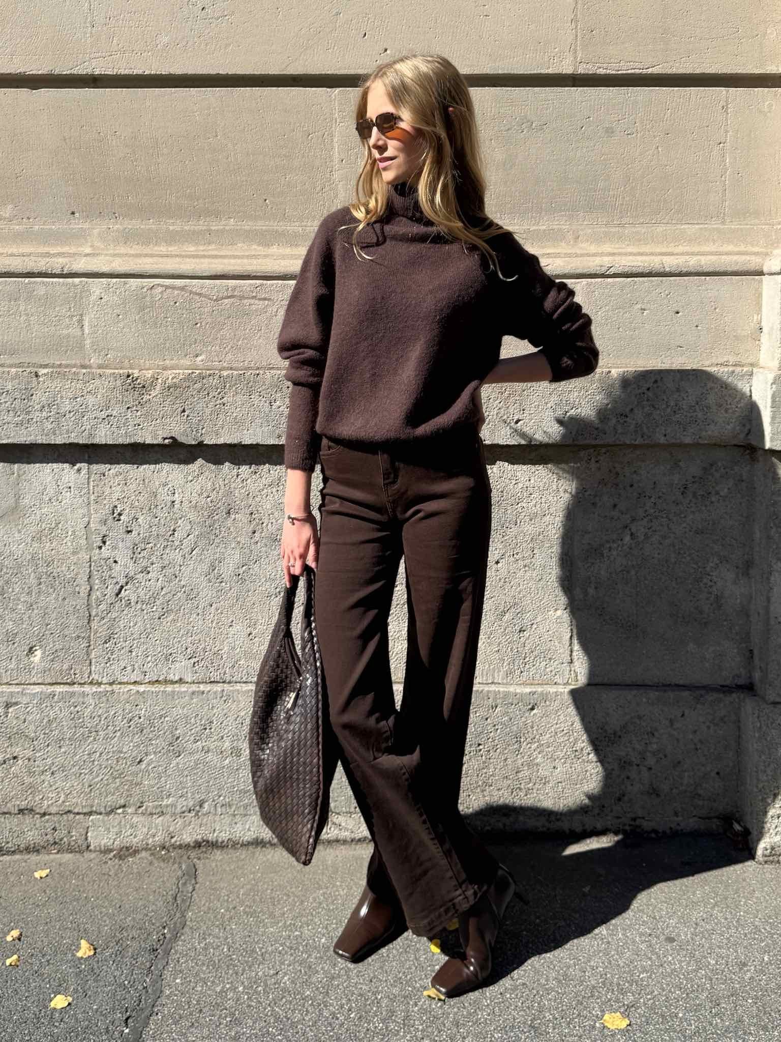 Baby Alpaka Rollkragenpullover für Damen in Chocolate von Maingold Basics