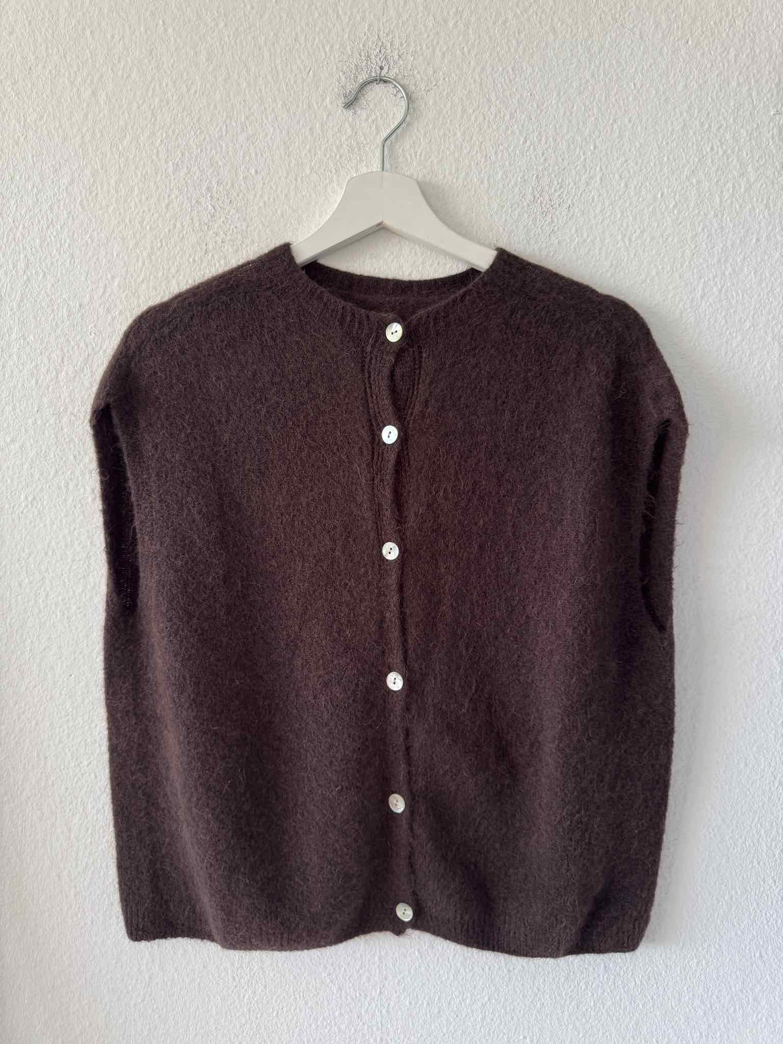 Baby Alpaka Weste Rundhals für Damen in Chocolate von Maingold Basics