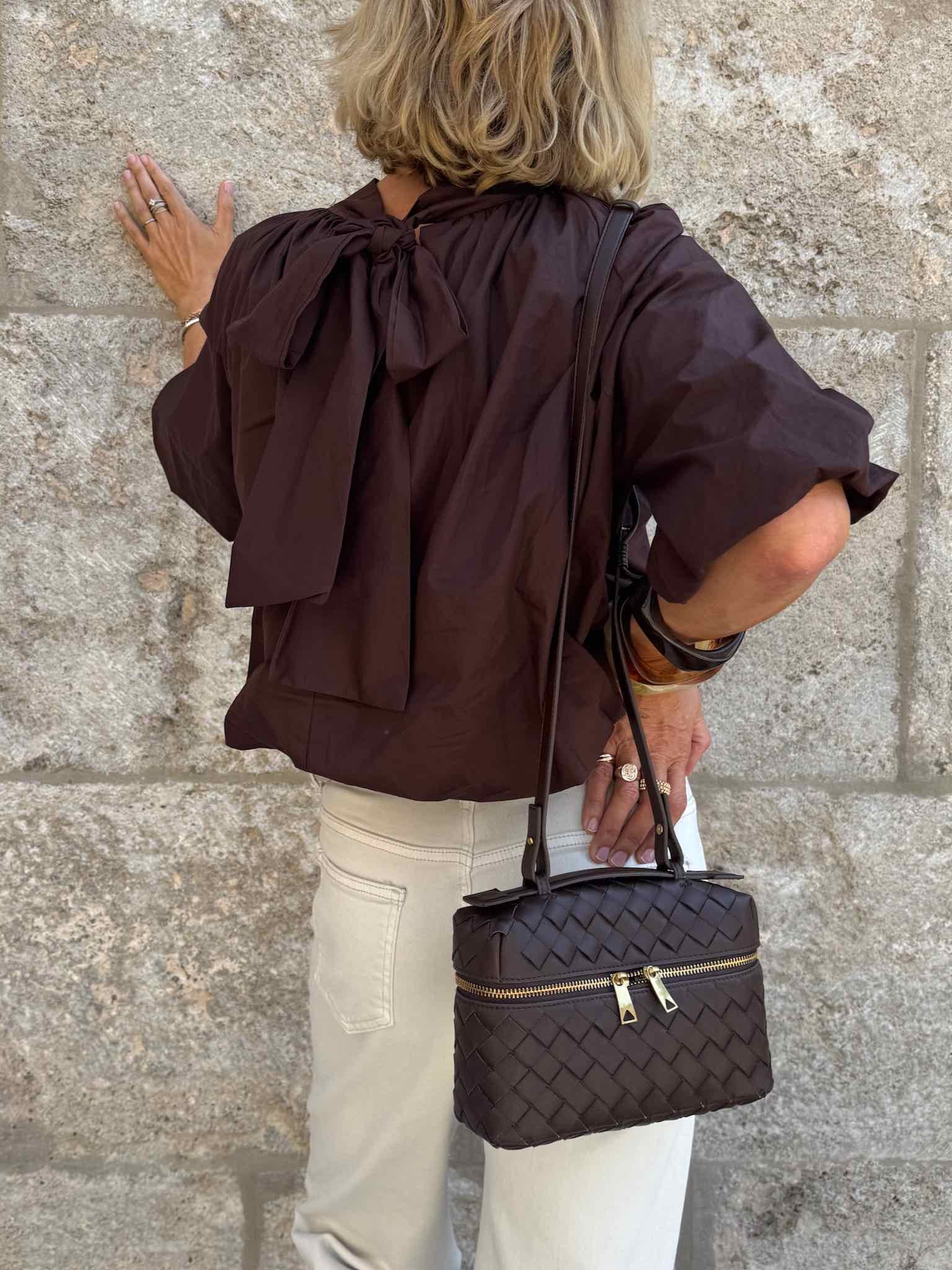 Ballonbluse mit Schleife für Damen in Chocolate von Maingold Basics
