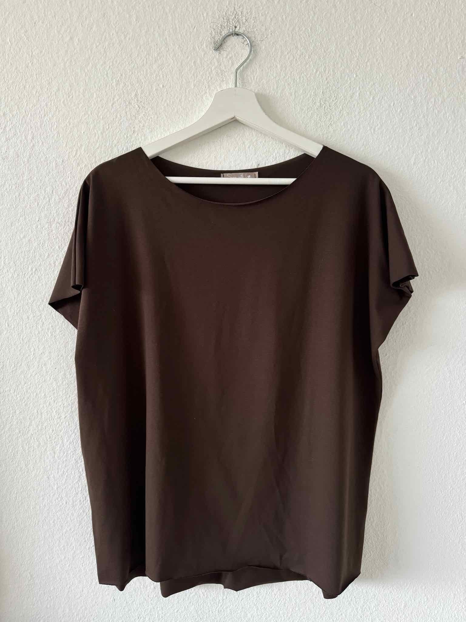 Basic Cutted T-Shirt für Damen in Chocolate von Maingold Basics