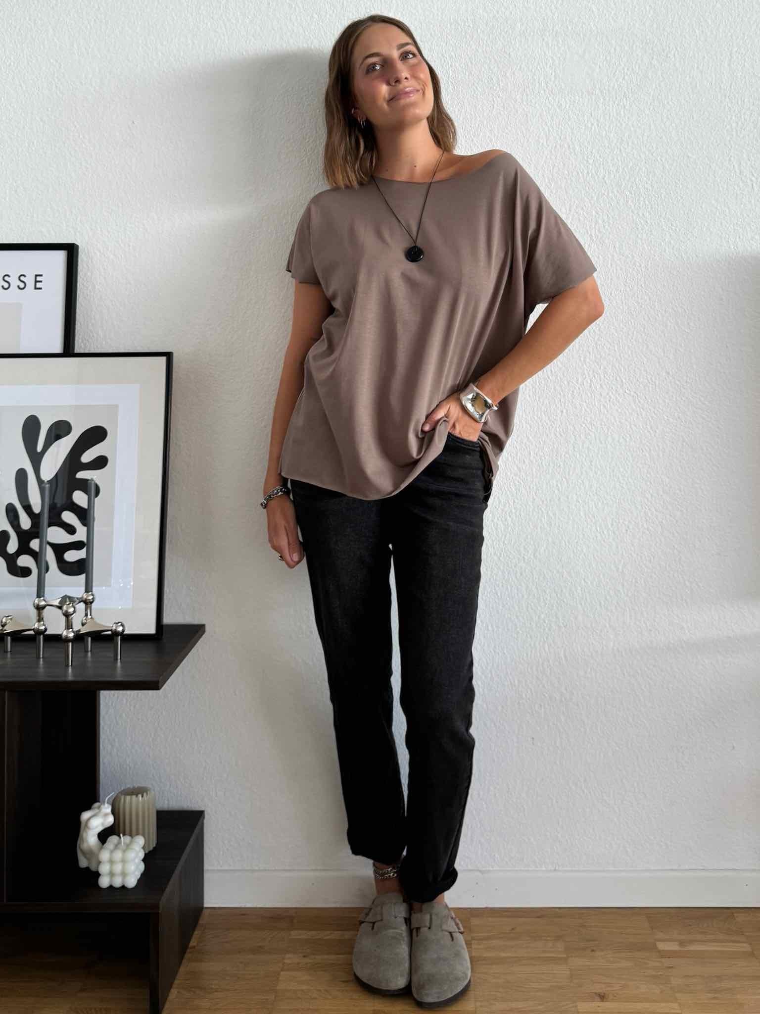 Basic Cutted T-Shirt für Damen in Khaki von Maingold Basics