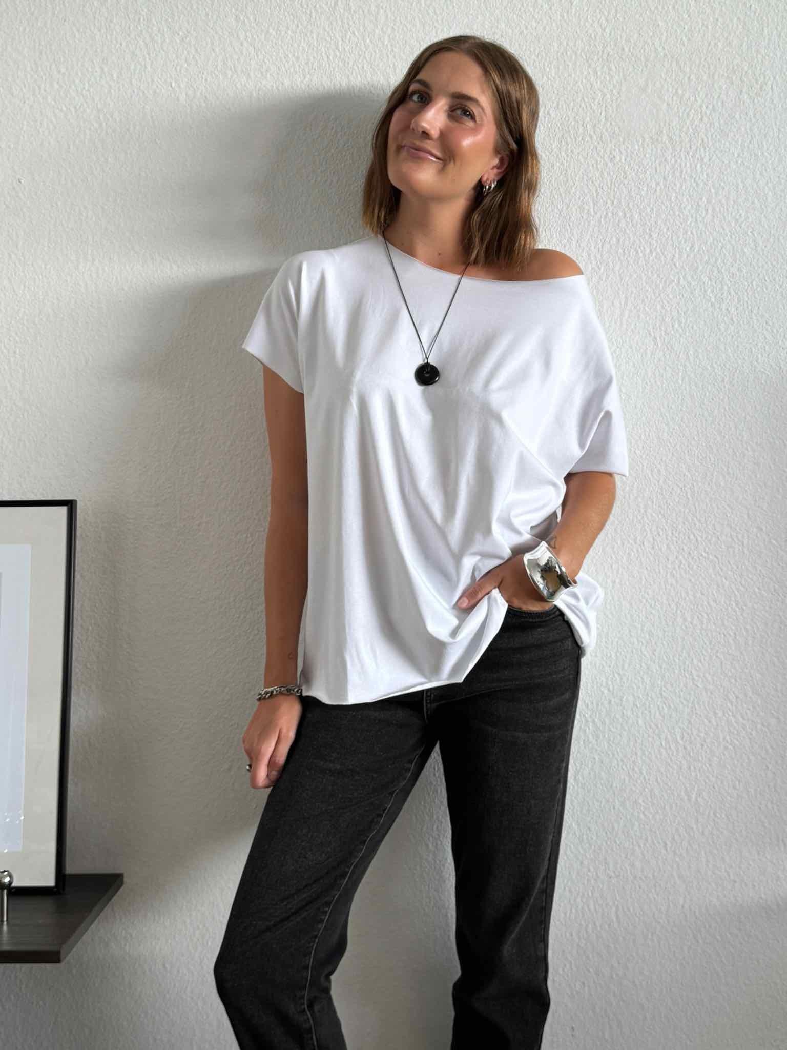 Basic Cutted T-Shirt für Damen in White von Maingold Basics