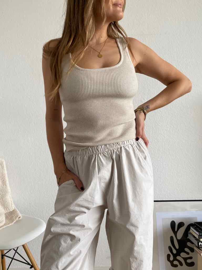 Basic Top aus Strick in Beige für Damen von maingoldbasics.de