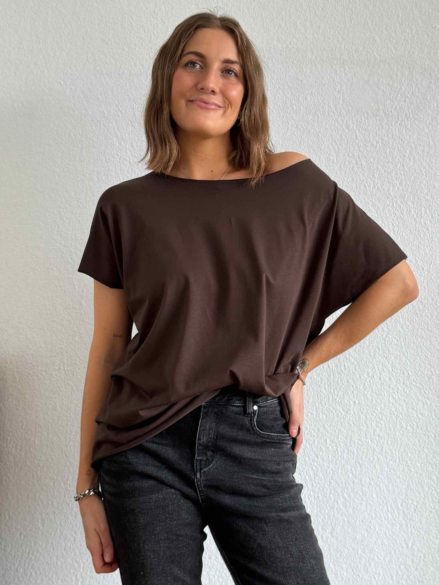 Basic Cutted T-Shirt für Damen in Chocolate von Maingold Basics