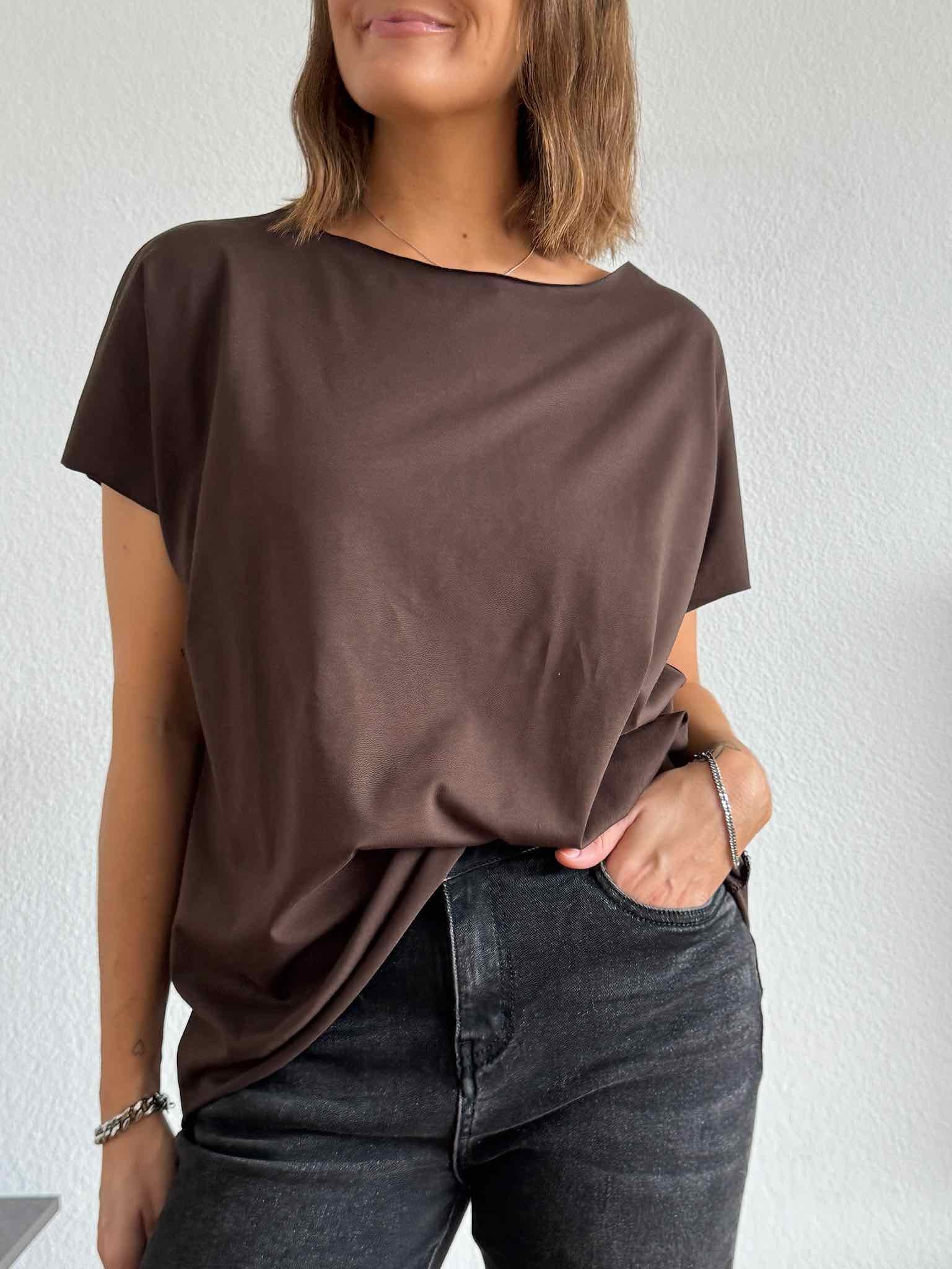 Basic Cutted T-Shirt für Damen in Chocolate von Maingold Basics