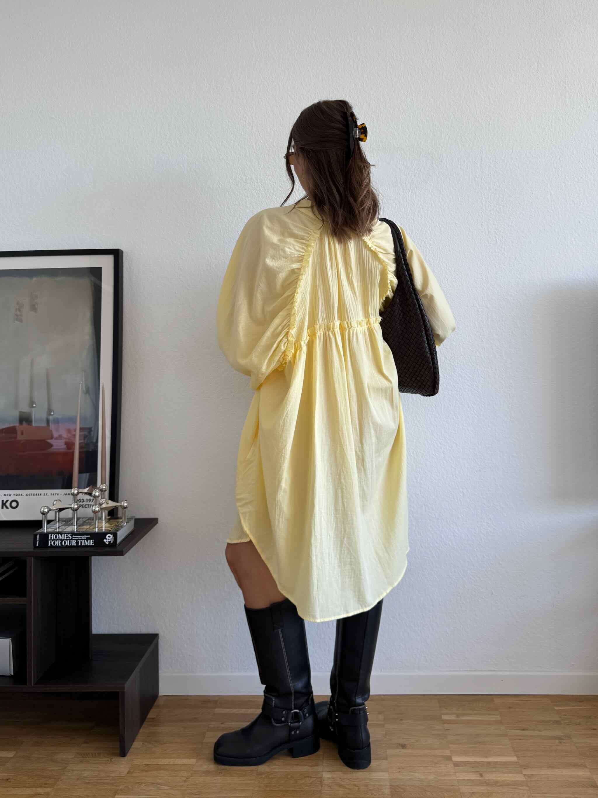 Blusenkleid mit Rückendetail für Damen in Butter Yellow von Maingold Basics