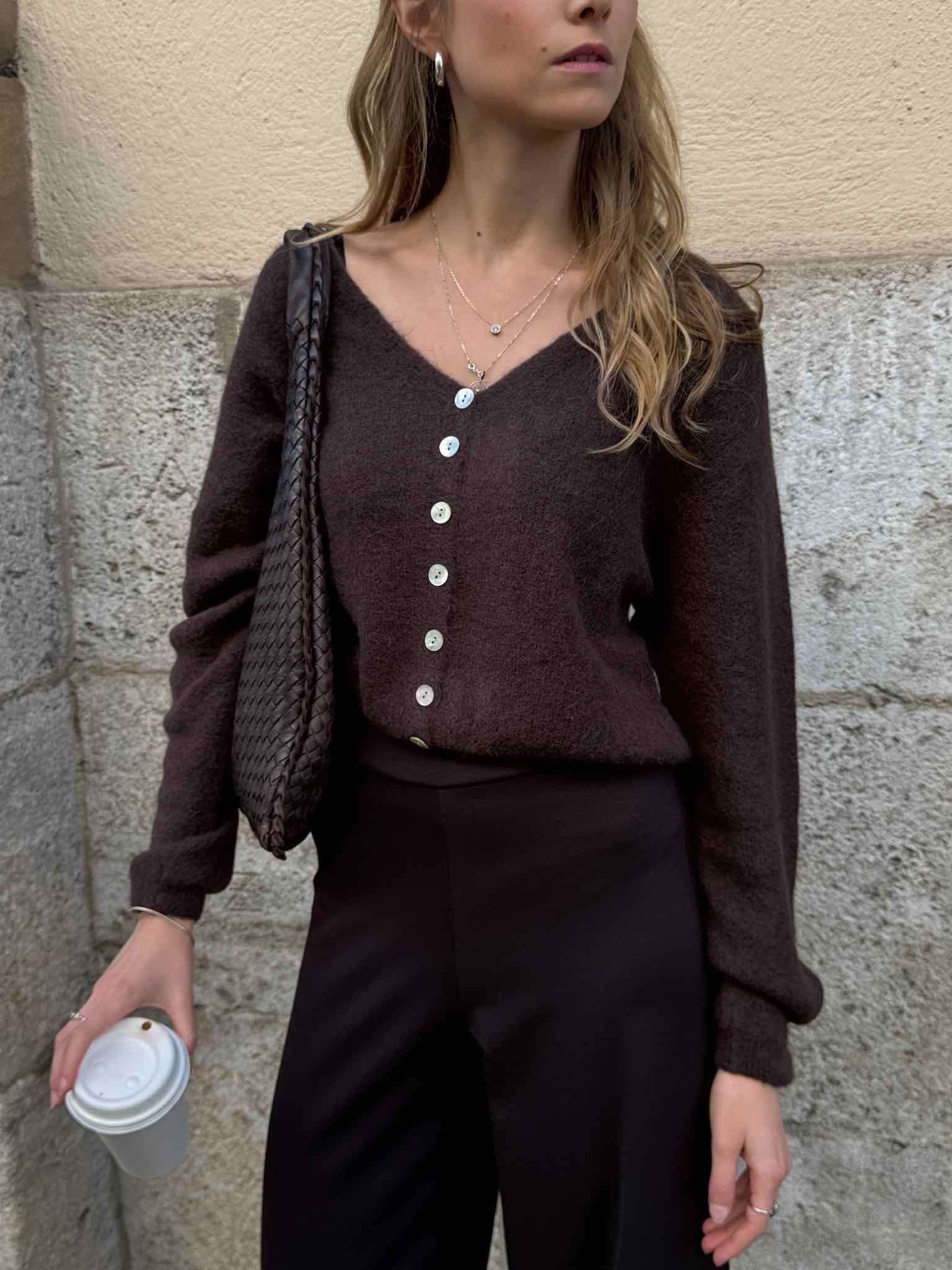 Cropped Baby Alpaka Cardigan für Damen in Chocolate von Maingold Basics