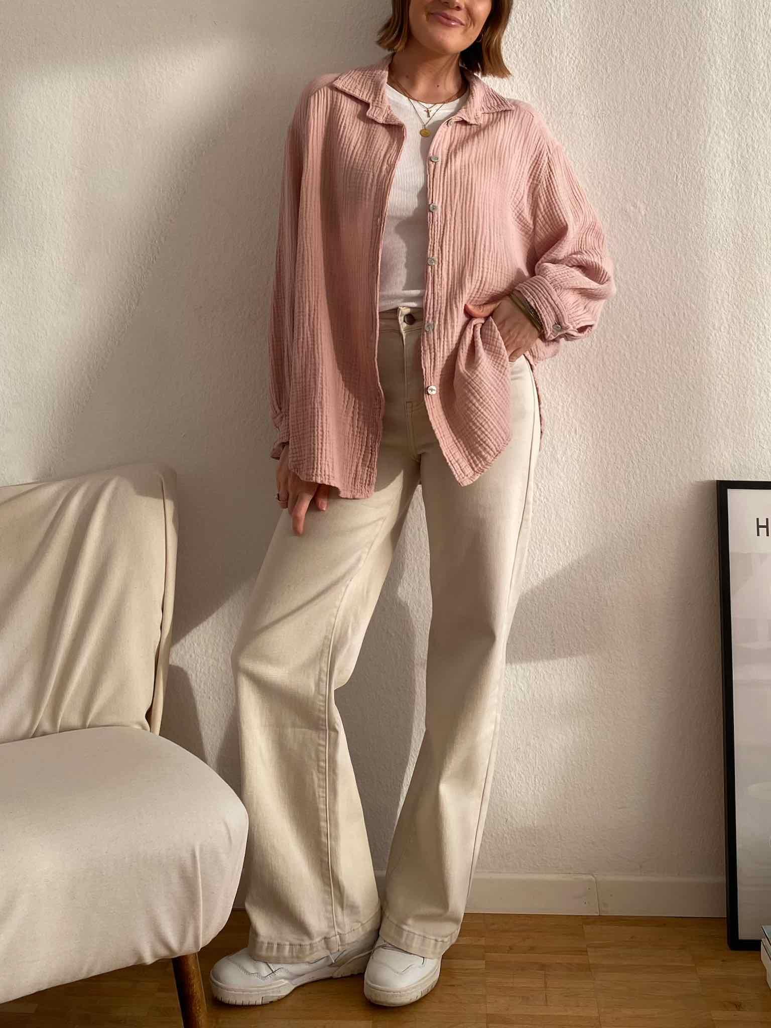 Kurze Musselin Bluse für Damen in Baby Rosé von Maingold Basics