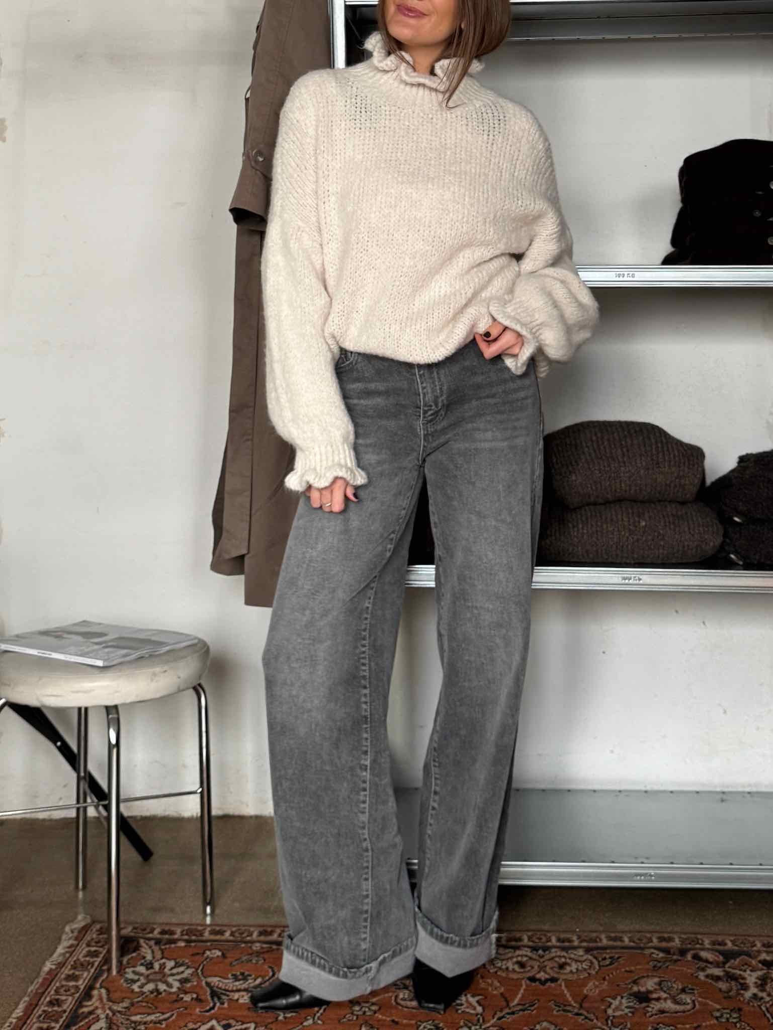 Kuschel Pullover mit Rüschenkragen für Damen in Creme von Maingold Basics