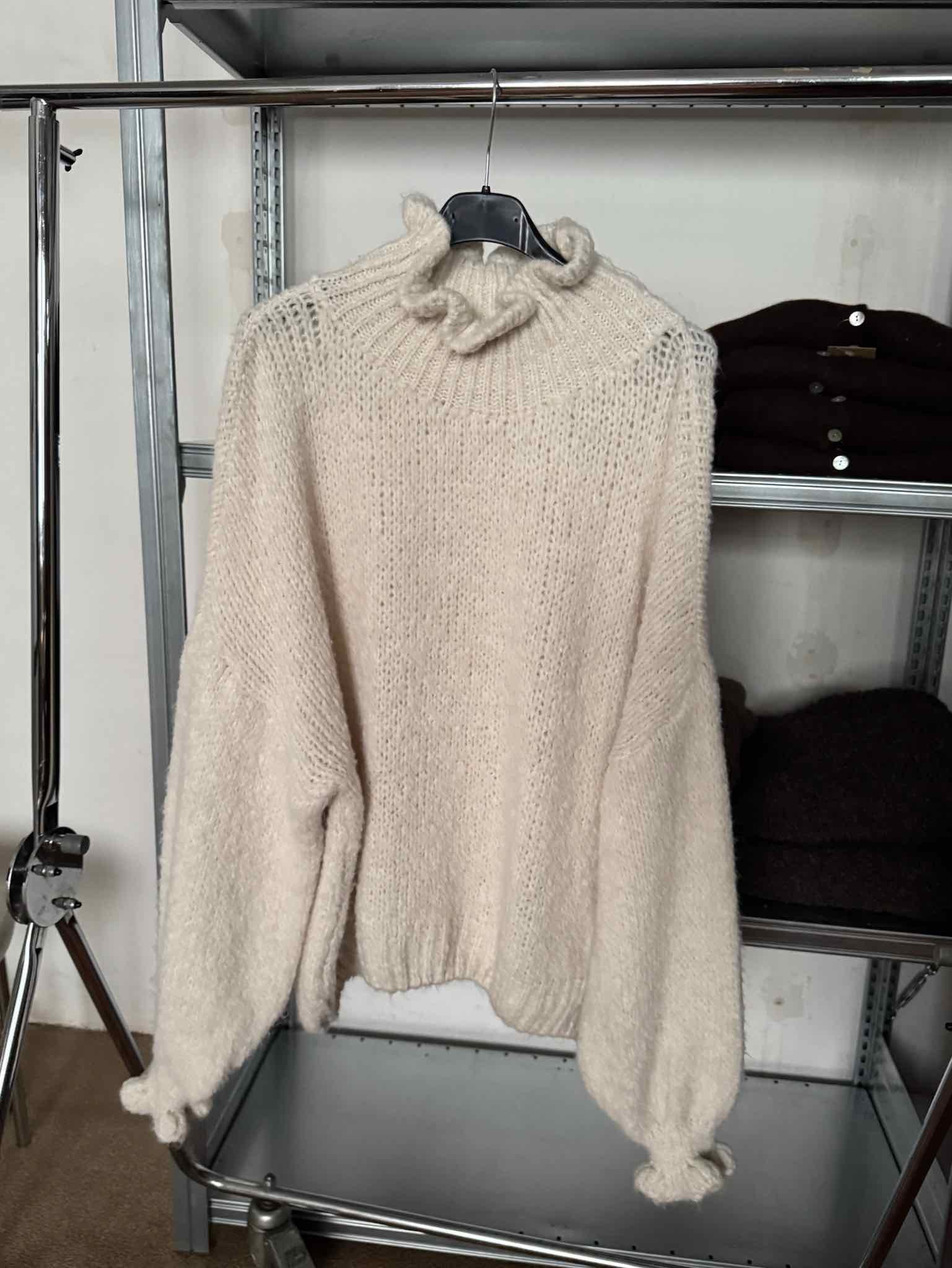 Kuschel Pullover mit Rüschenkragen für Damen in Creme von Maingold Basics