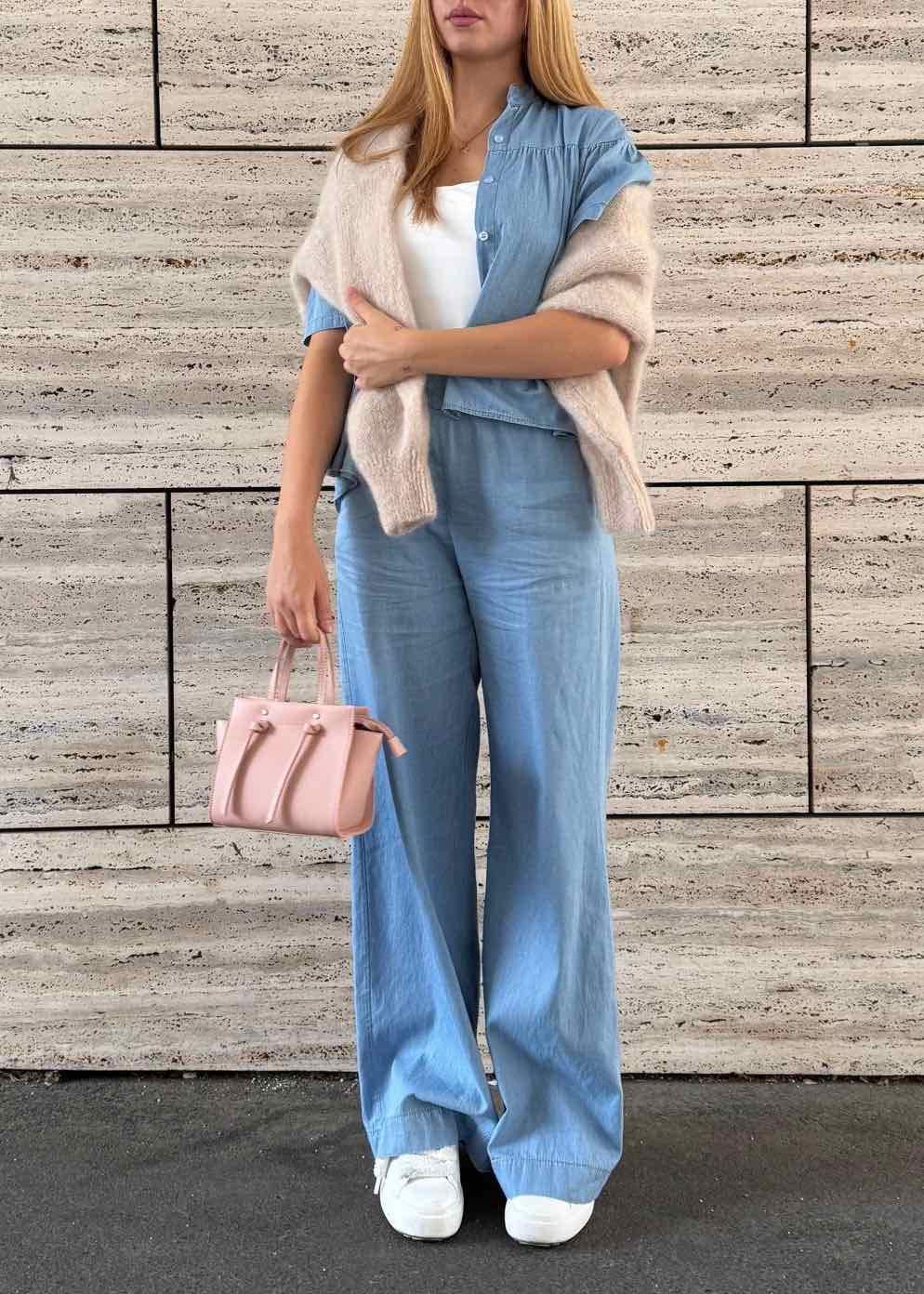 Leichtes Denim Set aus Hose und Bluse in Light Blue für Damen von Maingold Basics
