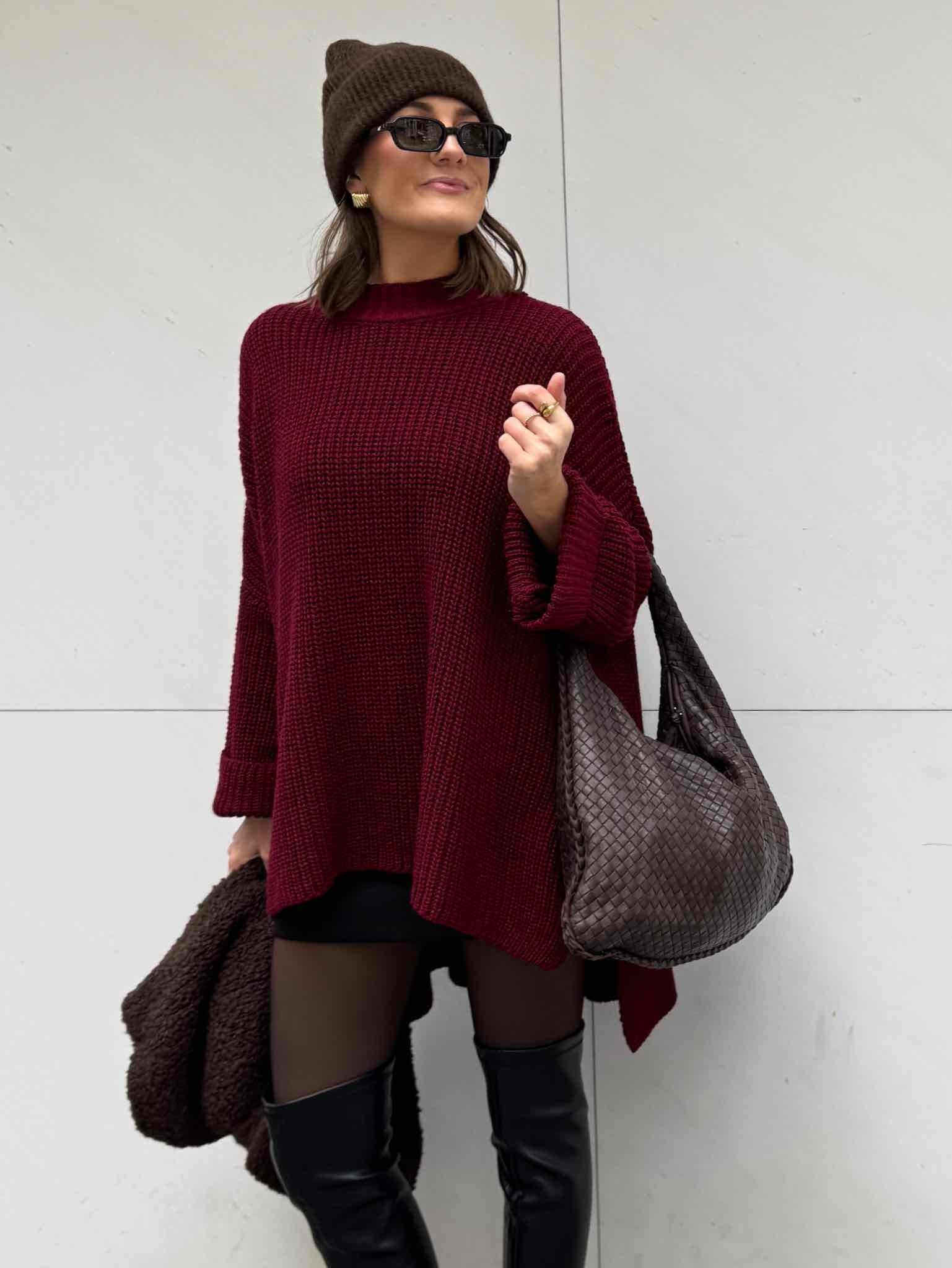 Long Oversize Pulli mit Schlitz für Damen in Bordeaux von Maingold Basics