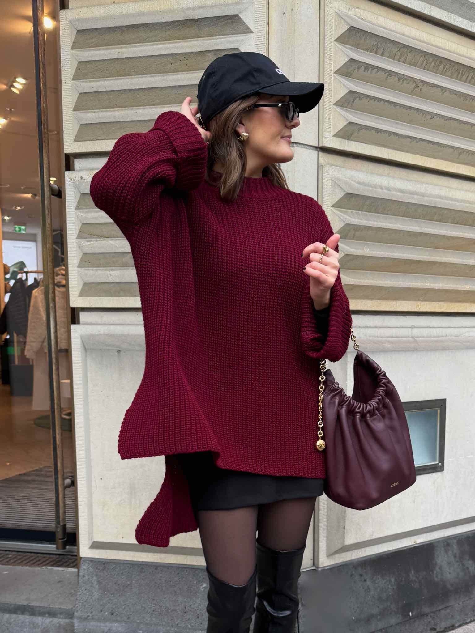 Long Oversize Pulli mit Schlitz für Damen in Bordeaux von Maingold Basics