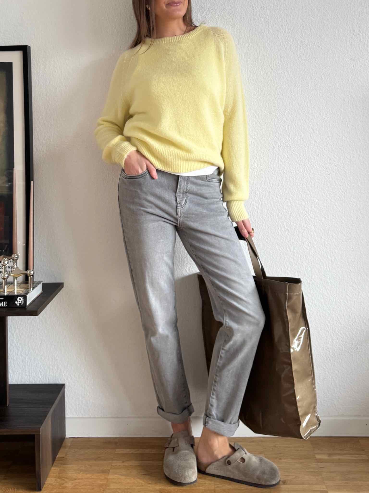 Mom Jeans für Damen in Light Grey von Maingold Basics