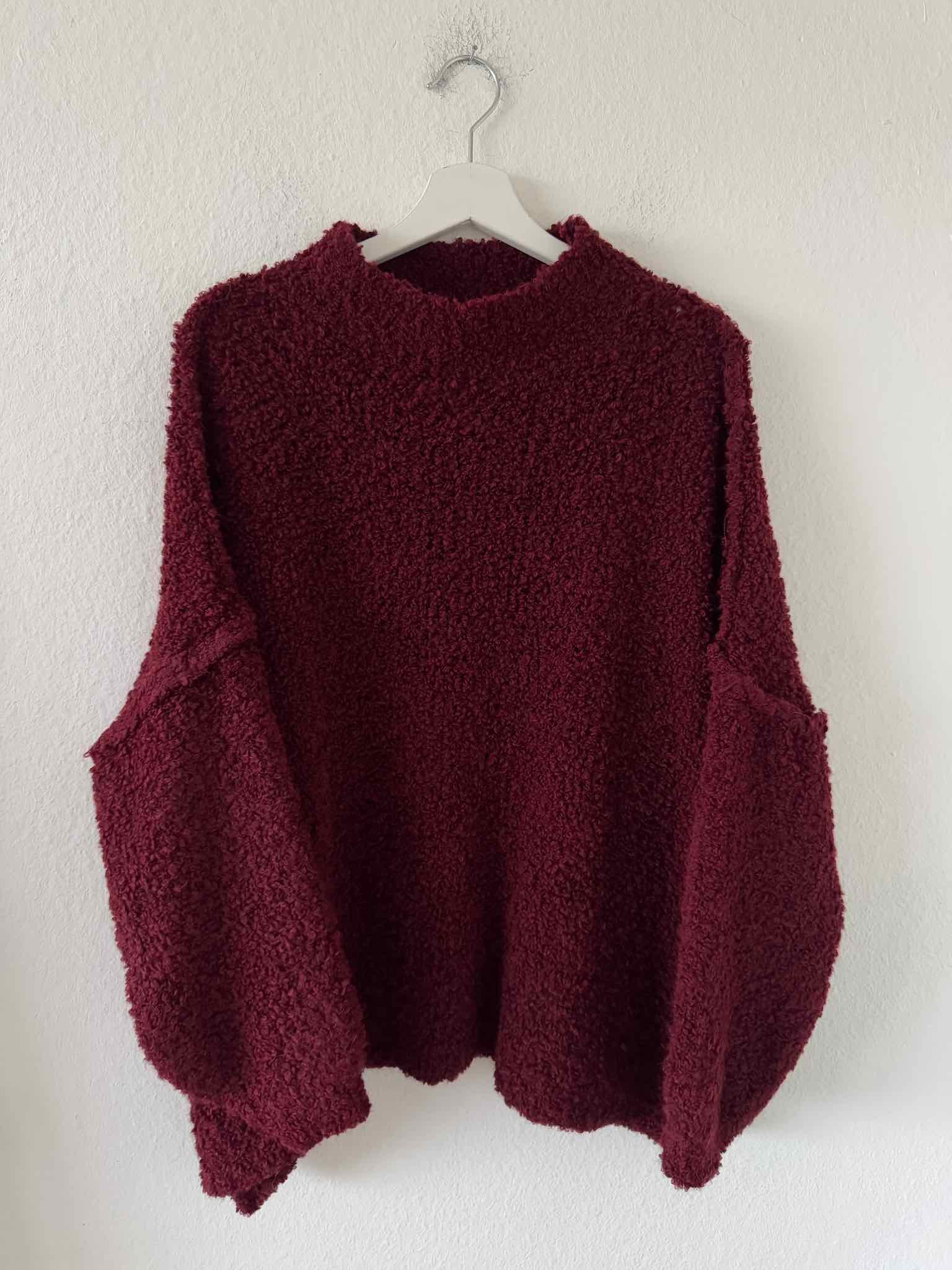 Oversized Bouclé Pulli mit Stehkragen für Damen in Bordeaux von Maingold Basics