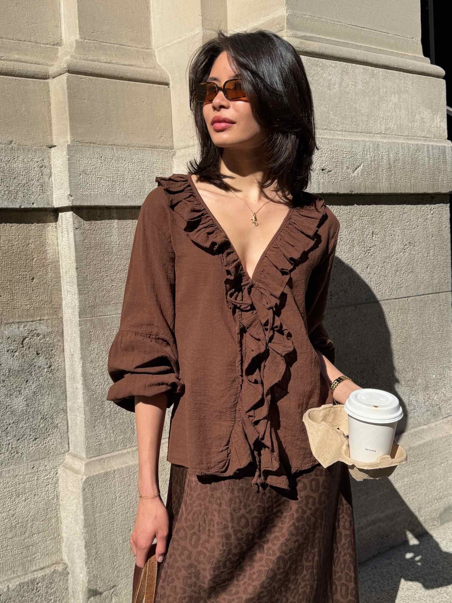 Rüschen Bluse zum Schnüren für Damen in Chocolate von Maingold Basics