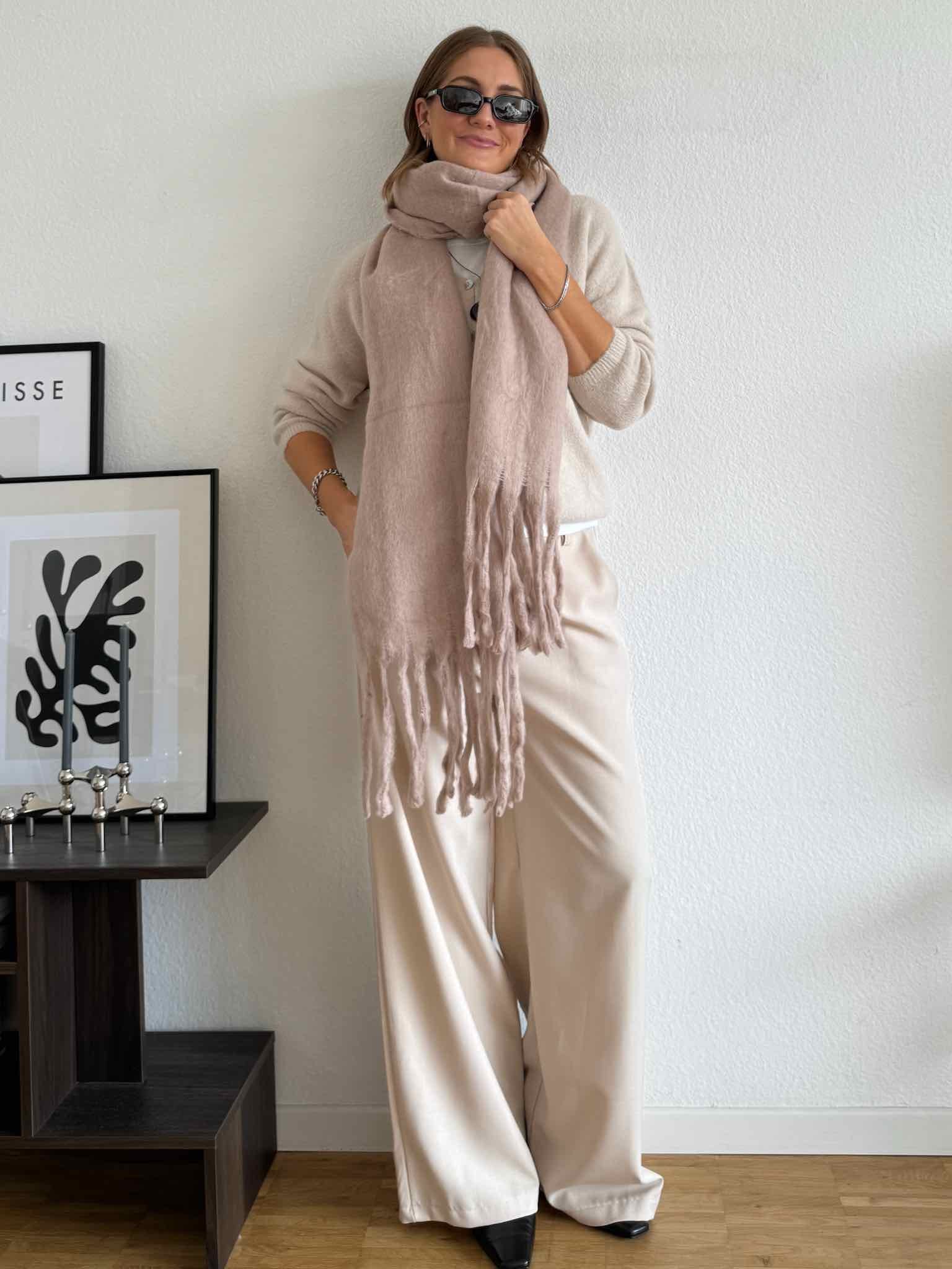 Soft Knit Scarf mit Fransen für Damen in Light Taupe von Maingold Basics