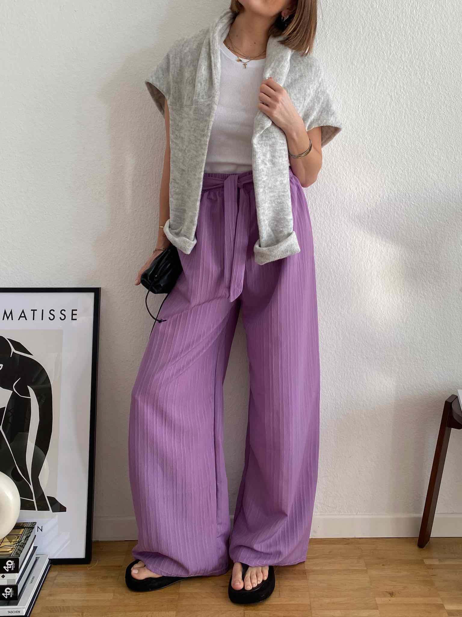 Summer Pants mit Bindegürtel in Purple für Maingold Basics