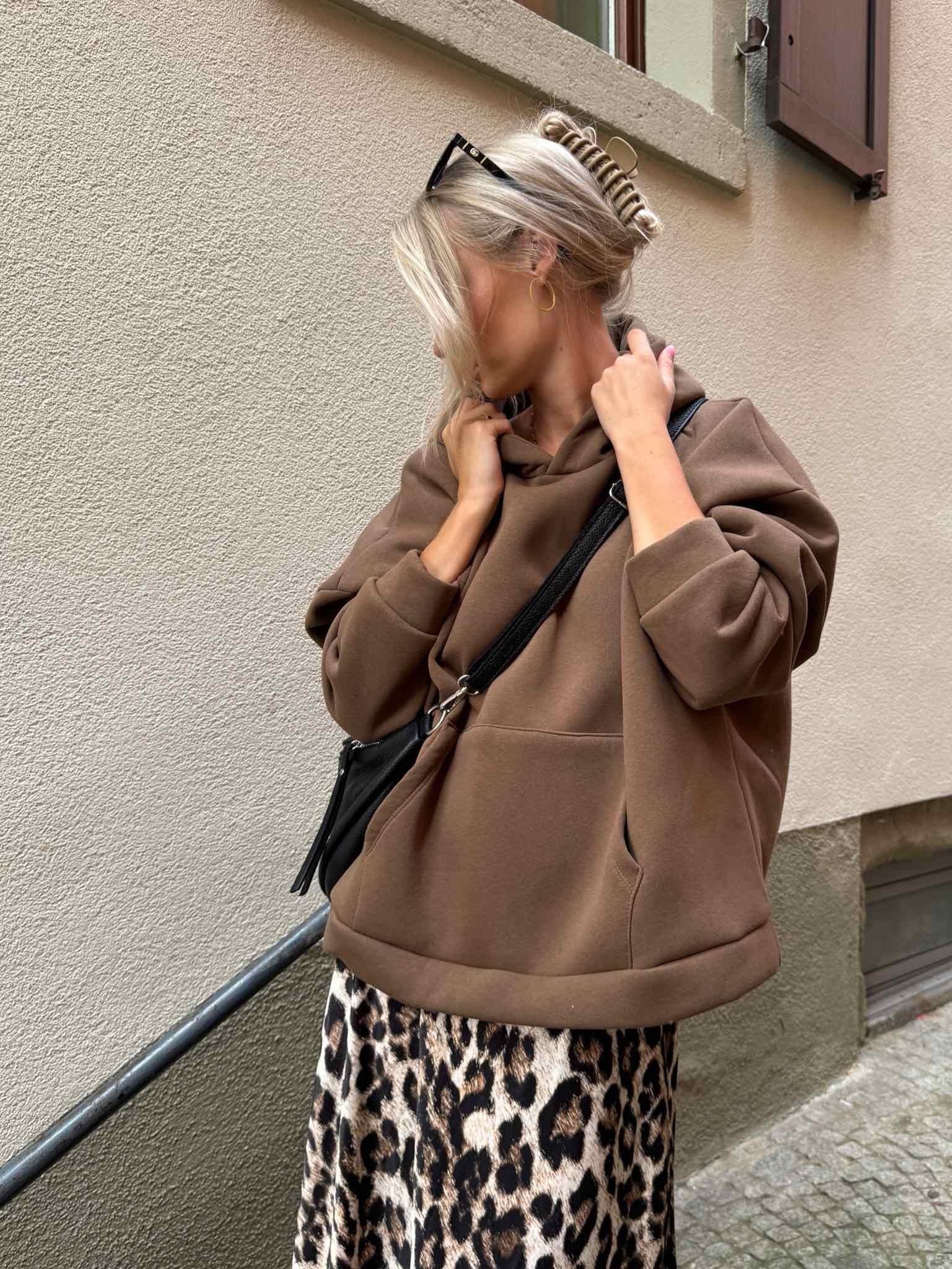 Super Oversized Hoodie für Damen in Brown von Maingold Basics