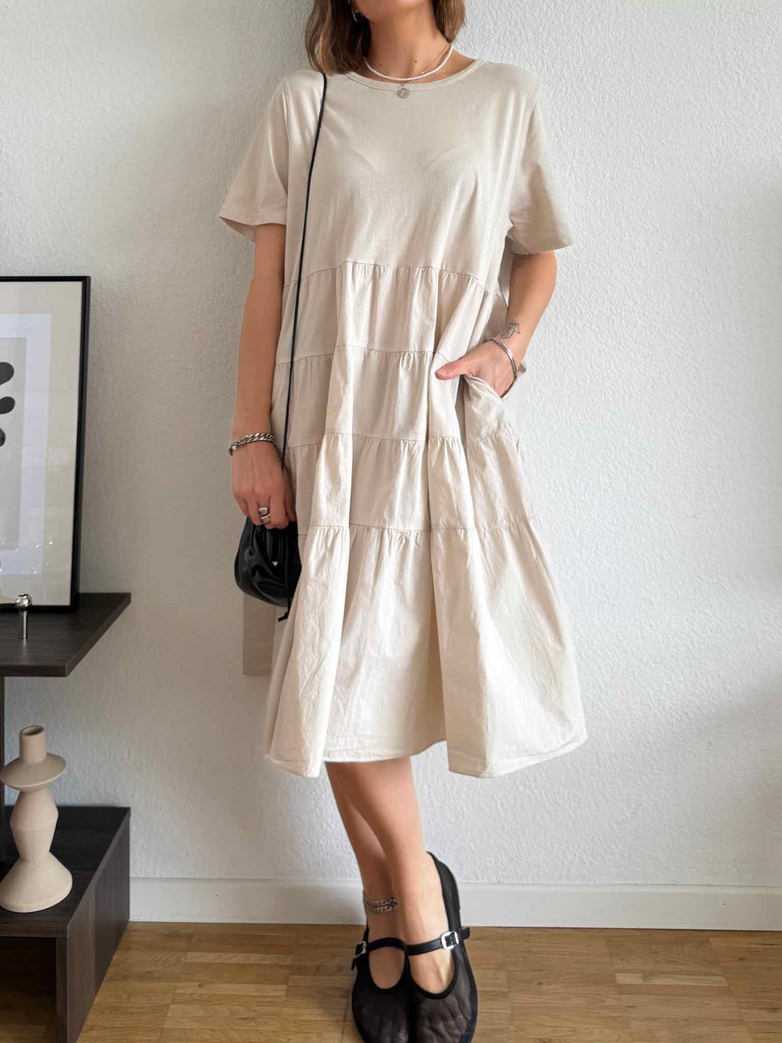 T-Shirt Dress mit gestuftem Rock für Damen in Beige von Maingold Basics