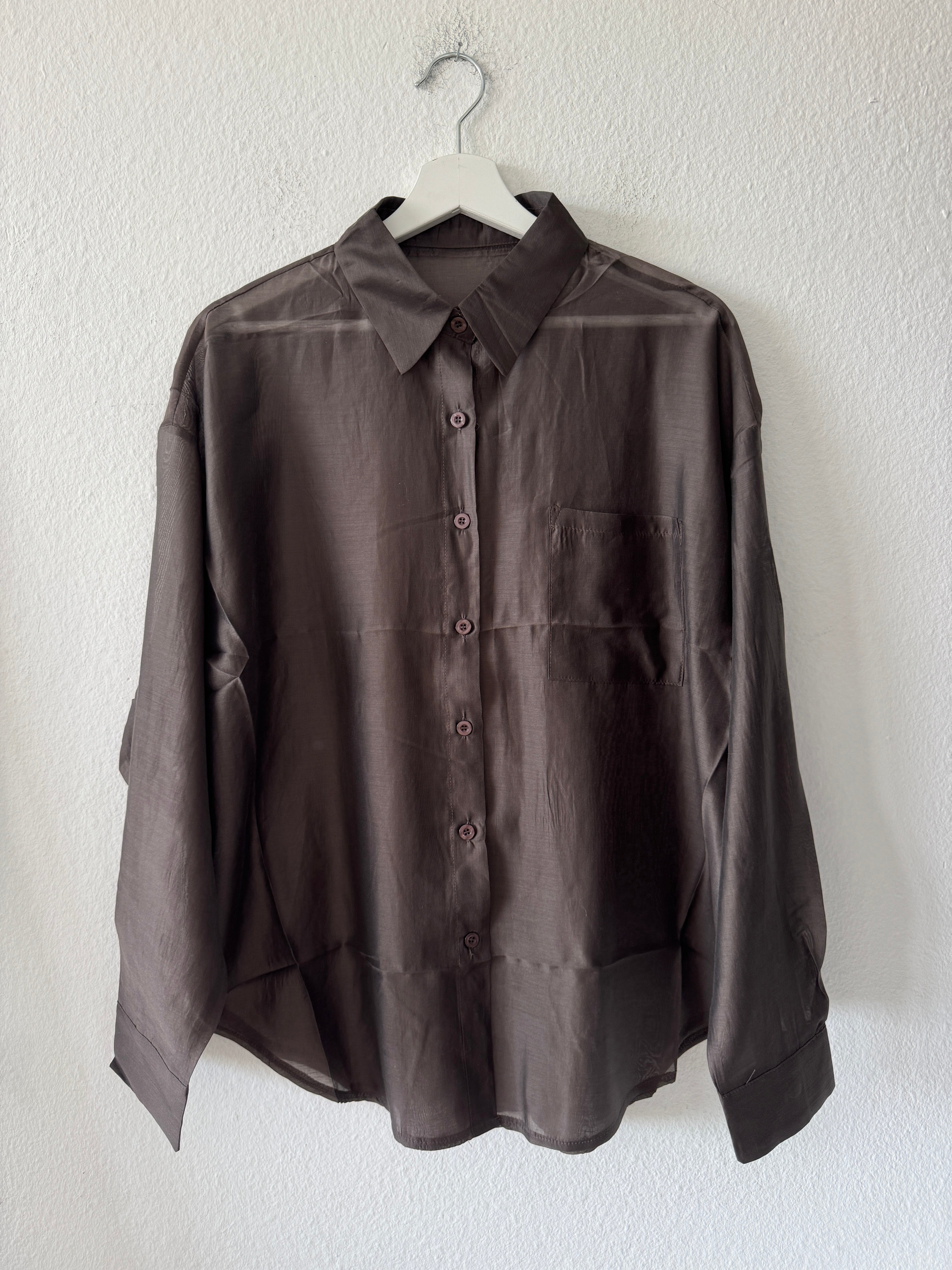 Transparente Oversize Bluse in Dark Taupe von Maingold Basics