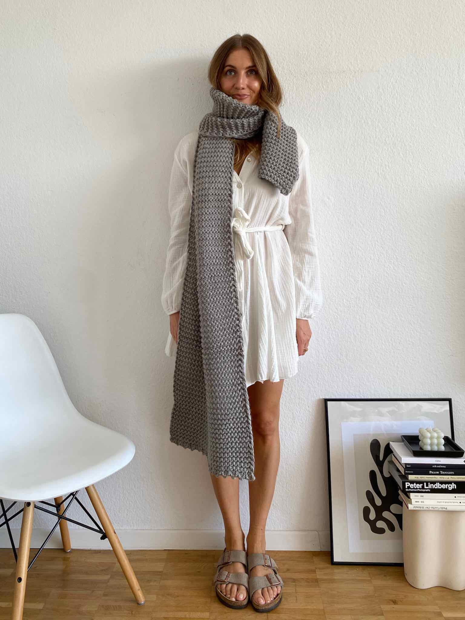 XL Knit Scarf für Damen in Grey von Maingold Basics