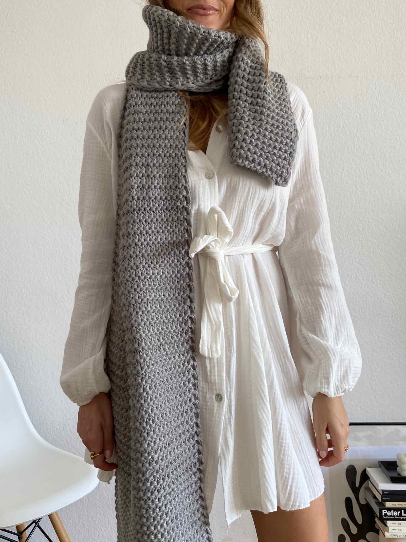 XL Knit Scarf für Damen in Grey von Maingold Basics